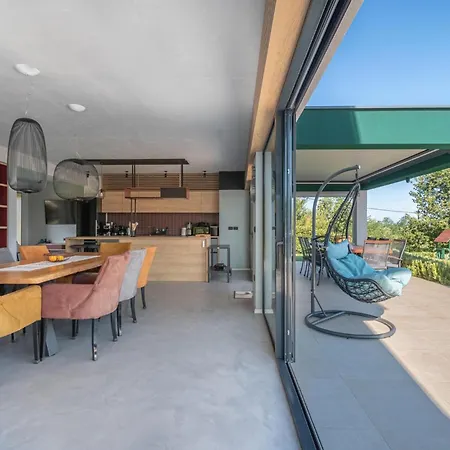 Awesome In Bukori * Buroli