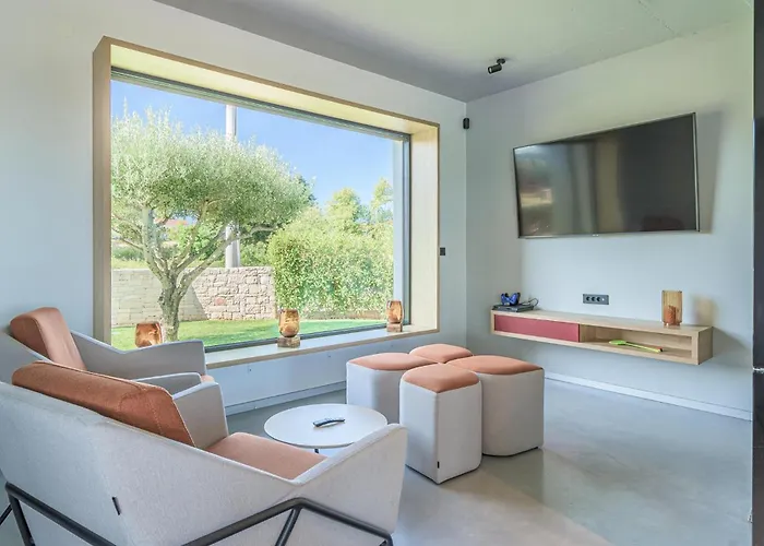 Semesterbostad Awesome In Bukori