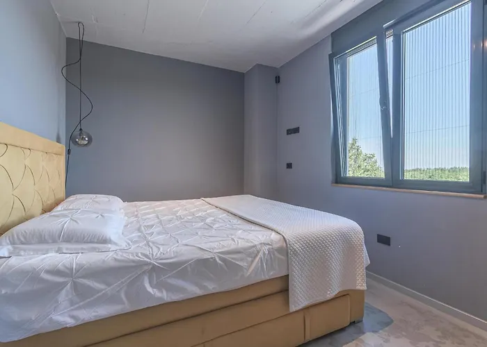 Awesome In Bukori Semesterbostad *